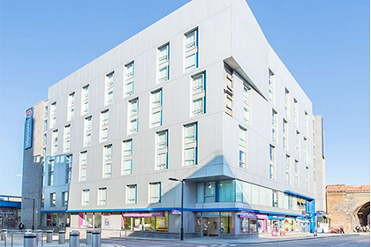 Exterior image of Travelodge hotel in London